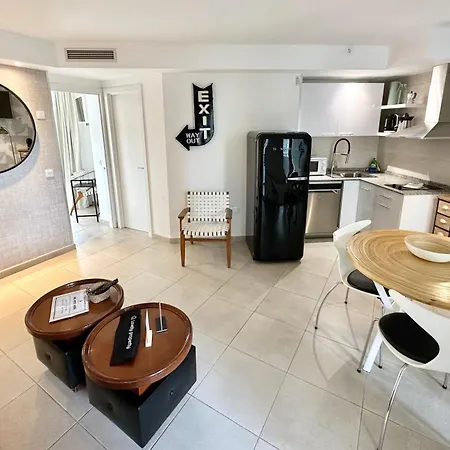 Caramel Cookie - Ac, Desk With Natural Light, 2 Balconies, Wifi And Pool דירה *