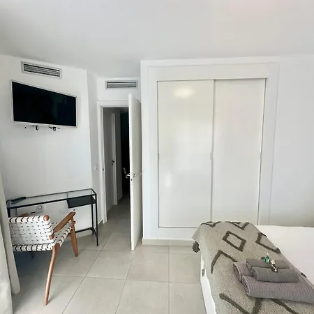 Caramel Cookie - Ac, Desk With Natural Light, 2 Balconies, Wifi And Pool דירה