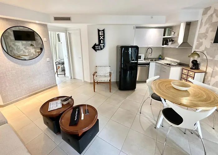 Caramel Cookie - Ac, Desk With Natural Light, 2 Balconies, Wifi And Pool Appartement *